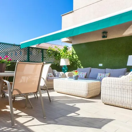 Amazing Rooftop, 70 M Terrace,pool,beach,parking *