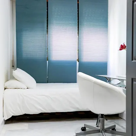 아파트 Amazing Rooftop, 70 M Terrace,pool,beach,parking *
