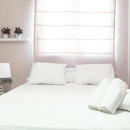 Amazing Rooftop, 70 M Terrace,pool,beach,parking 아파트 말라가