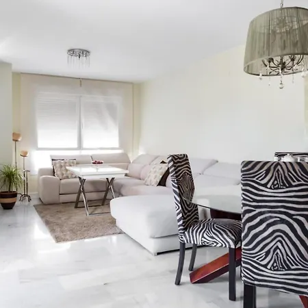 아파트 Amazing Rooftop, 70 M Terrace,pool,beach,parking *
