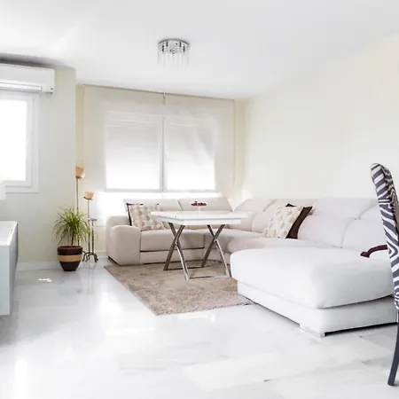 아파트 Amazing Rooftop, 70 M Terrace,pool,beach,parking 말라가