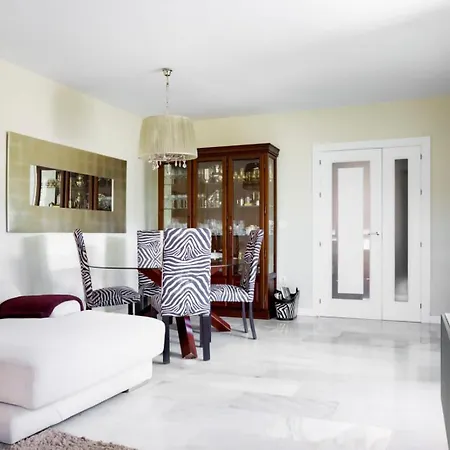 Amazing Rooftop, 70 M Terrace,pool,beach,parking 아파트 말라가