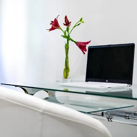 아파트 Amazing Rooftop, 70 M Terrace,pool,beach,parking 말라가
