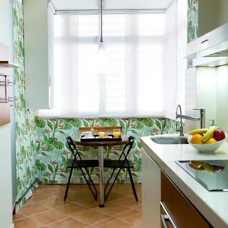 Amazing Rooftop, 70 M Terrace,pool,beach,parking 아파트 *