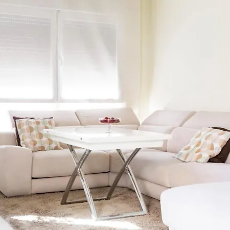 Amazing Rooftop, 70 M Terrace,pool,beach,parking 아파트 말라가
