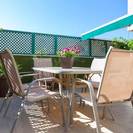 아파트 Amazing Rooftop, 70 M Terrace,pool,beach,parking *