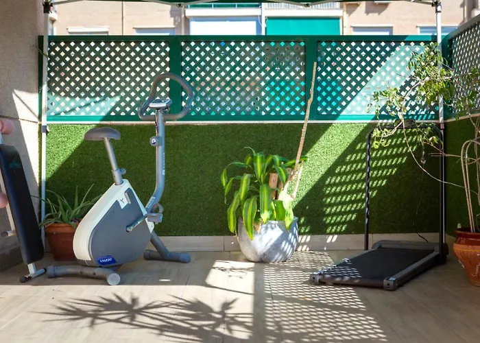 Amazing Rooftop, 70 M Terrace,pool,beach,parking