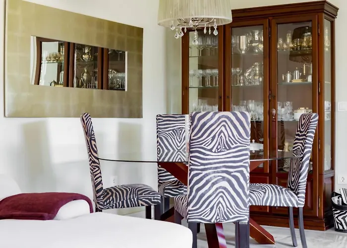 Amazing Rooftop, 70 M Terrace,pool,beach,parking