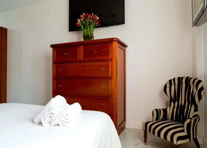 Amazing Rooftop, 70 M Terrace,pool,beach,parking
