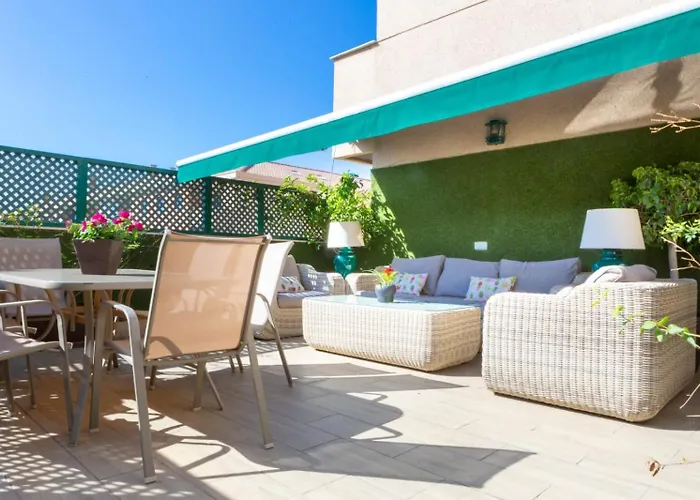 Amazing Rooftop, 70 M Terrace,pool,beach,parking *